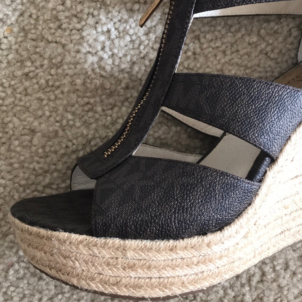 Brand new Michael Kors brown wedge - Picture 3 of 5